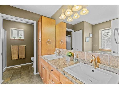 1950 13 Street, Salmon Arm, BC - Indoor Photo Showing Bathroom