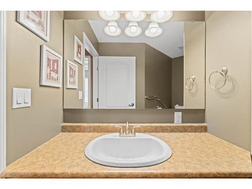 1950 13 Street, Salmon Arm, BC - Indoor Photo Showing Bathroom