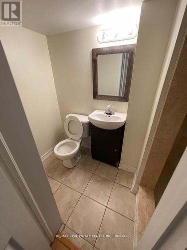 3838 Freeman Terr, Mississauga, ON - Indoor Photo Showing Bathroom