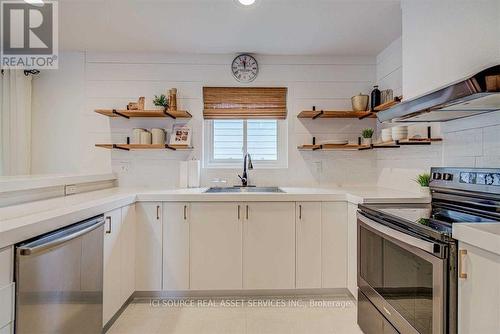 23 Sherwood Crescent, Belleville, ON - Indoor Photo Showing Kitchen