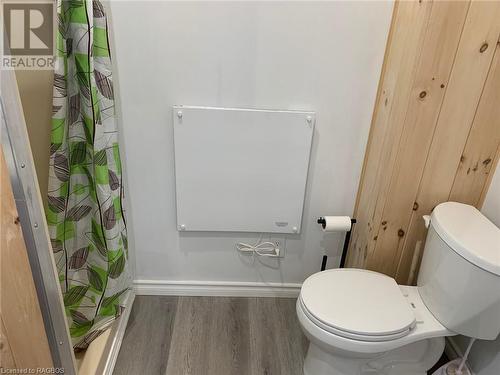 13 4Th Avenue, South Bruce Peninsula, ON - Indoor Photo Showing Bathroom