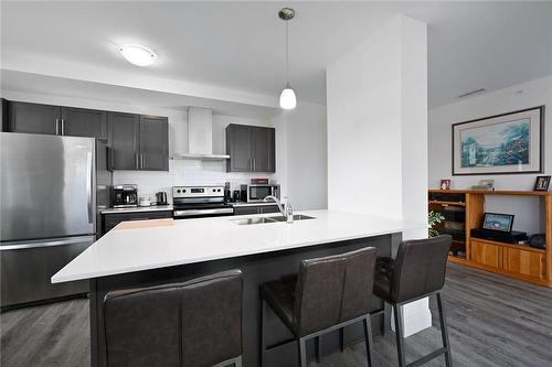 1 Redfern Avenue|Unit #221, Hamilton, ON - Indoor Photo Showing Kitchen With Double Sink