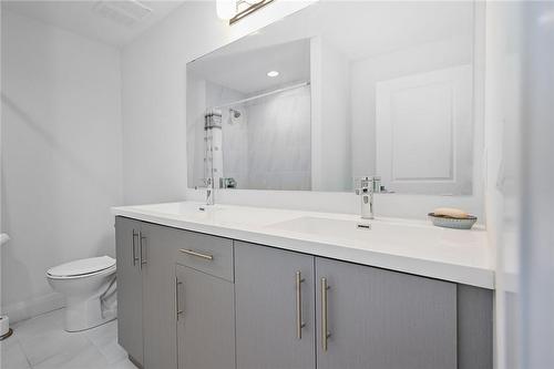 1 Redfern Avenue|Unit #221, Hamilton, ON - Indoor Photo Showing Bathroom