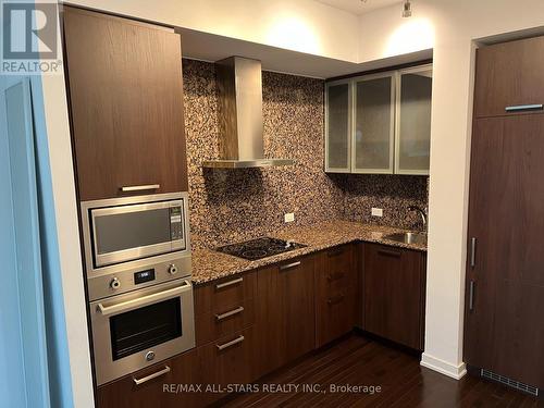 #1009 -14 York St, Toronto, ON - Indoor Photo Showing Kitchen With Upgraded Kitchen