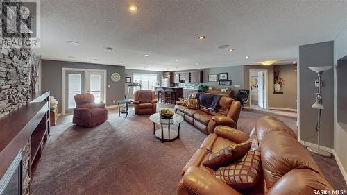 6009 Koep Avenue, Regina, SK - Indoor Photo Showing Living Room