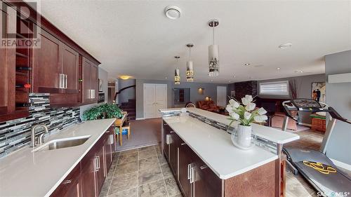 6009 Koep Avenue, Regina, SK - Indoor Photo Showing Kitchen With Upgraded Kitchen