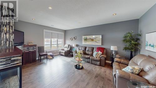 6009 Koep Avenue, Regina, SK - Indoor Photo Showing Living Room