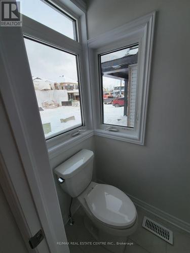 180 Lumens Pl, Ottawa, ON - Indoor Photo Showing Bathroom