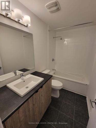 180 Lumens Place, Ottawa, ON - Indoor Photo Showing Bathroom