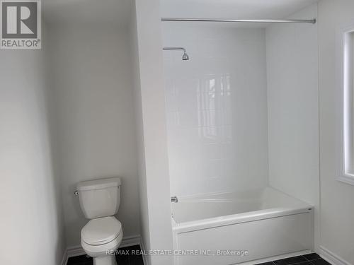 180 Lumens Place, Ottawa, ON - Indoor Photo Showing Bathroom