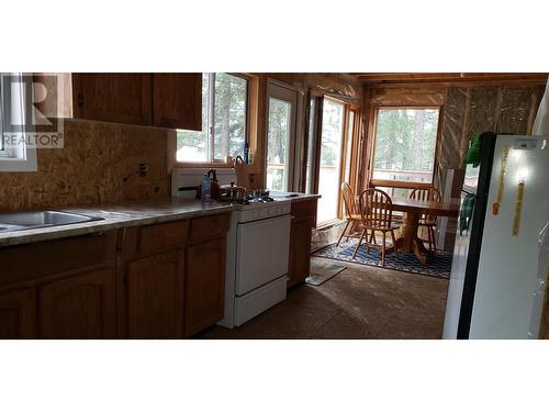 5268 Machete Lake Road, Bridge Lake, BC - Indoor Photo Showing Kitchen