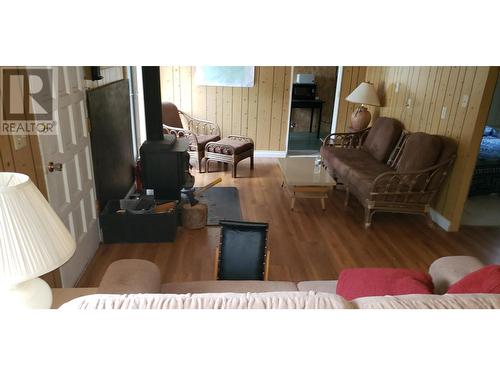 5268 Machete Lake Road, Bridge Lake, BC - Indoor Photo Showing Living Room
