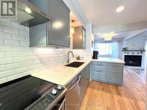 #135 -3050 Orleans Rd, Mississauga, ON - Indoor Photo Showing Kitchen With Upgraded Kitchen