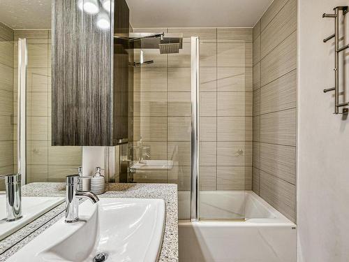 Salle de bains - 6042 Rue Tousignan, Laval (Auteuil), QC - Indoor Photo Showing Bathroom
