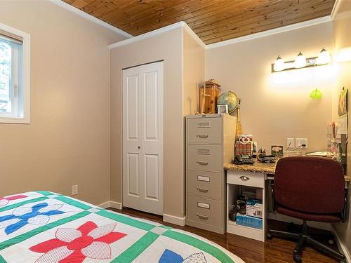 91 Bald Eagle Cres, Bowser, BC - Indoor Photo Showing Bedroom