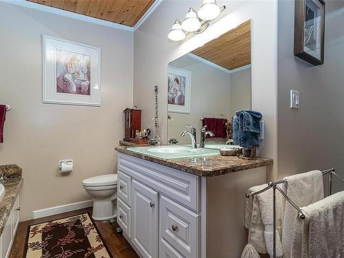 91 Bald Eagle Cres, Bowser, BC - Indoor Photo Showing Bathroom