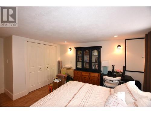 409 Hummingbird Avenue, Vernon, BC - Indoor Photo Showing Bedroom