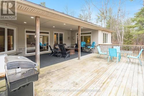 138 Knox Rd E, Wasaga Beach, ON - Outdoor With Deck Patio Veranda With Exterior