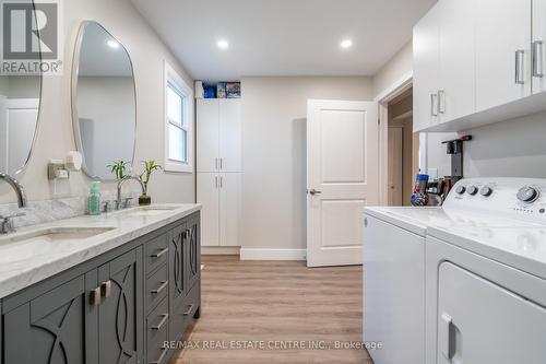 39 Dunsdon St, Brantford, ON - Indoor Photo Showing Laundry Room