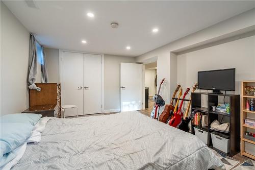 39 Dunsdon Street, Brantford, ON - Indoor Photo Showing Bedroom