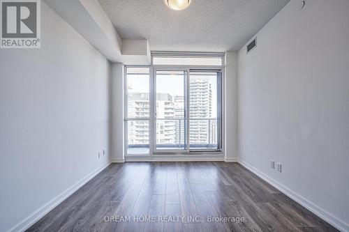#2004 -32 Forest Manor Rd, Toronto, ON - Indoor Photo Showing Other Room