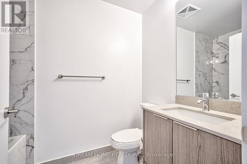 #2004 -32 Forest Manor Rd, Toronto, ON - Indoor Photo Showing Bathroom