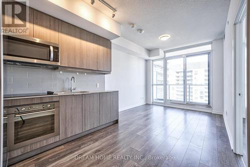 #2004 -32 Forest Manor Rd, Toronto, ON - Indoor Photo Showing Kitchen
