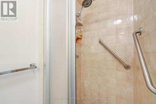 #6 -236 Kingswood Dr, Kitchener, ON - Indoor Photo Showing Bathroom