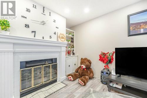 #6 -236 Kingswood Dr, Kitchener, ON - Indoor With Fireplace