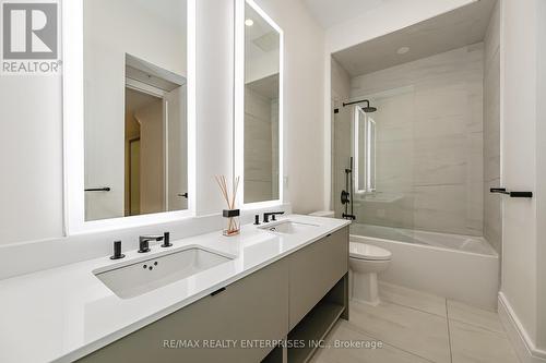 #Ph05 - 112 King Street E, Hamilton, ON - Indoor Photo Showing Bathroom