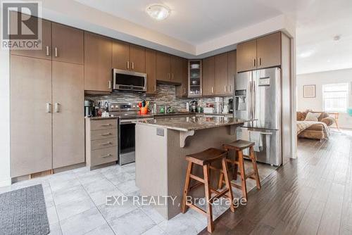 20 John Russell Lane W, Kitchener, ON - Indoor Photo Showing Kitchen With Upgraded Kitchen