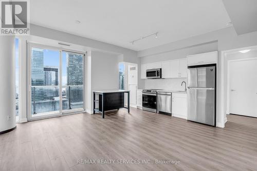 3008 - 126 Simcoe Street, Toronto, ON - Indoor Photo Showing Kitchen