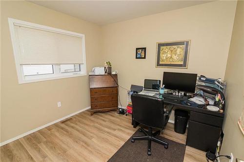 46 6Th Avenue Se, Carman, MB - Indoor Photo Showing Office