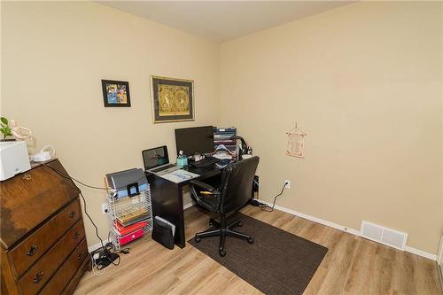 46 6Th Avenue Se, Carman, MB - Indoor Photo Showing Office