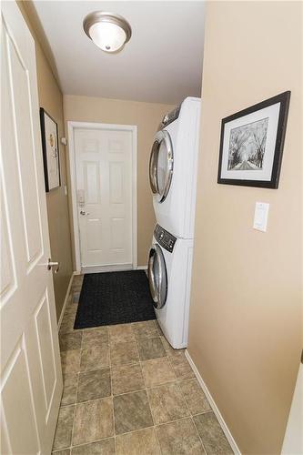46 6Th Avenue Se, Carman, MB - Indoor Photo Showing Laundry Room