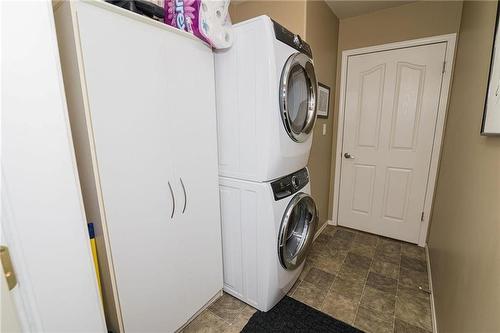 46 6Th Avenue Se, Carman, MB - Indoor Photo Showing Laundry Room