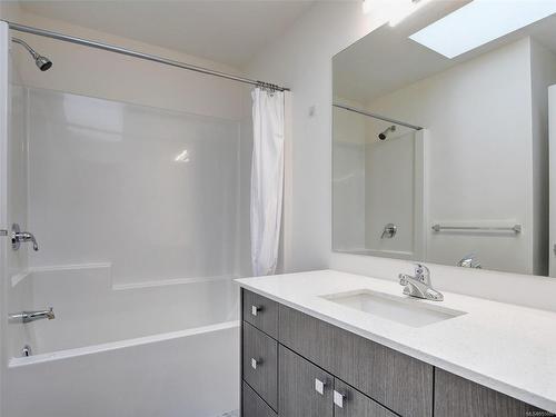 123-300 Phelps Ave, Langford, BC - Indoor Photo Showing Bathroom