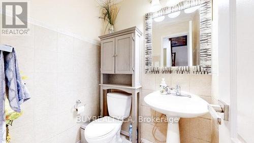 222 Westhampton Dr, Vaughan, ON - Indoor Photo Showing Bathroom