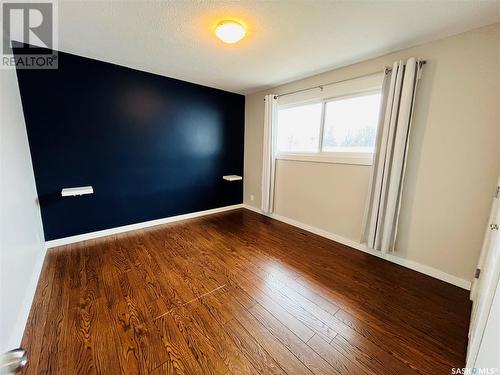 407 4Th Street E, Shaunavon, SK - Indoor Photo Showing Other Room
