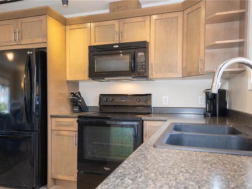 2135 Willemar Ave, Courtenay, BC - Indoor Photo Showing Kitchen With Double Sink