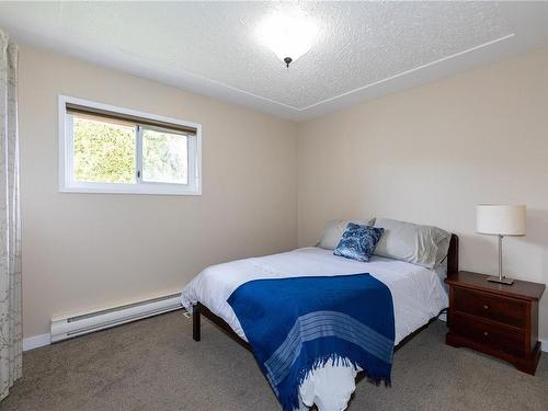 2135 Willemar Ave, Courtenay, BC - Indoor Photo Showing Bedroom