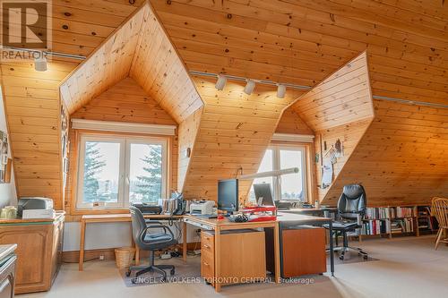 496083 Grey 2 Road, Blue Mountains, ON - Indoor Photo Showing Office