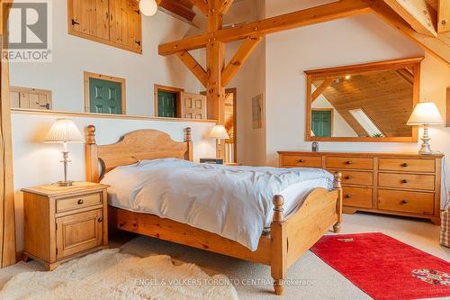 496083 Grey 2 Road, Blue Mountains, ON - Indoor Photo Showing Bedroom