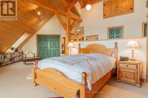 496083 Grey 2 Road, Blue Mountains, ON - Indoor Photo Showing Bedroom