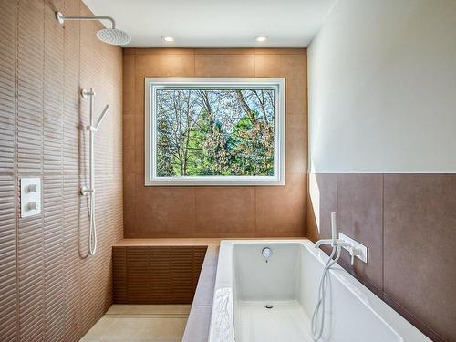 Salle de bains attenante Ã  la CCP - 1915 Rue D'Arvida, Saint-Bruno-De-Montarville, QC - Indoor Photo Showing Bathroom