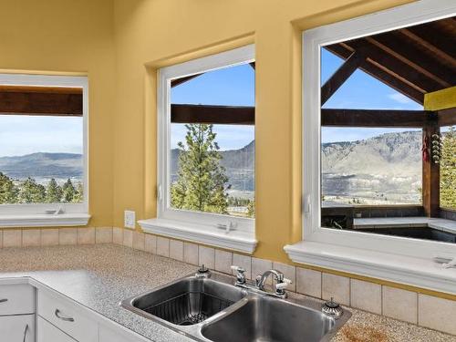 1890 Coldwater Drive, Kamloops, BC - Indoor Photo Showing Kitchen With Double Sink