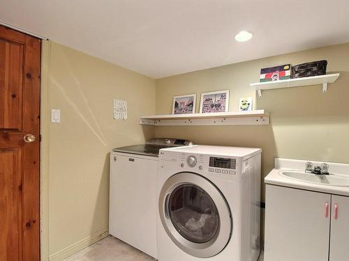 Salle de lavage - 871 1Re Avenue, Val-D'Or, QC - Indoor Photo Showing Laundry Room