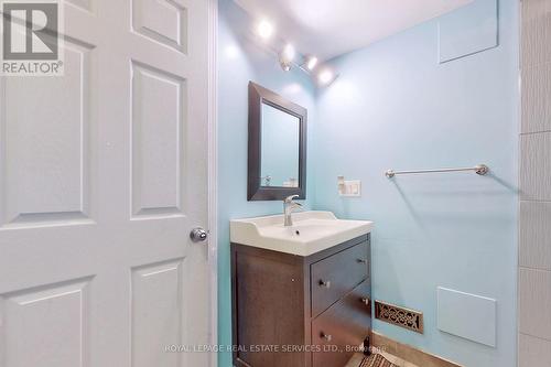 20 Ferman Dr, Guelph, ON - Indoor Photo Showing Bathroom
