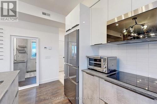 #202 -22 Beckwith Lane, Blue Mountains, ON - Indoor Photo Showing Kitchen