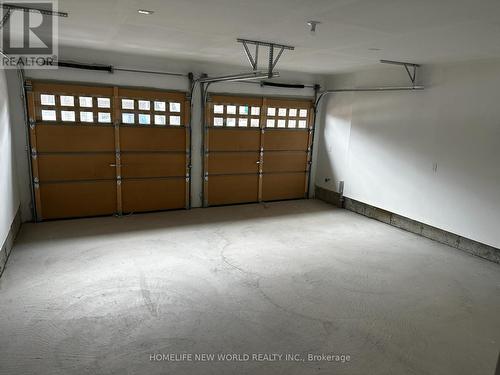 162 Rowe Street, Bradford West Gwillimbury, ON - Indoor Photo Showing Garage